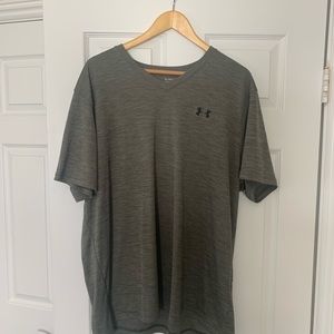 V neck men’s workout top